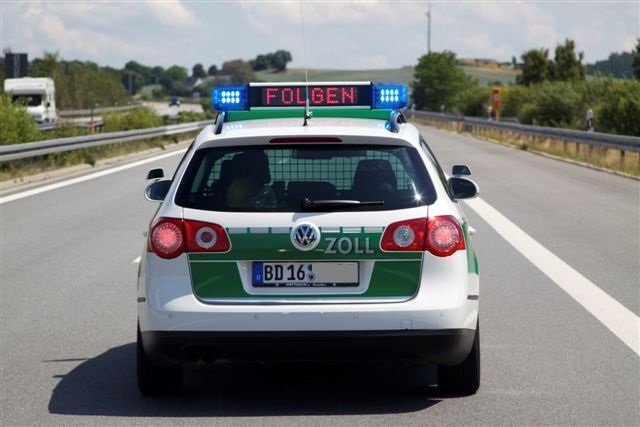 Zoll Zollauto Symbol Zöllner Waidhaus Autobahn Symbol Symbolbild