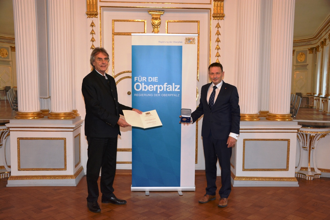 Verdienstmedaille Oberbürgermeister Jens Meyer