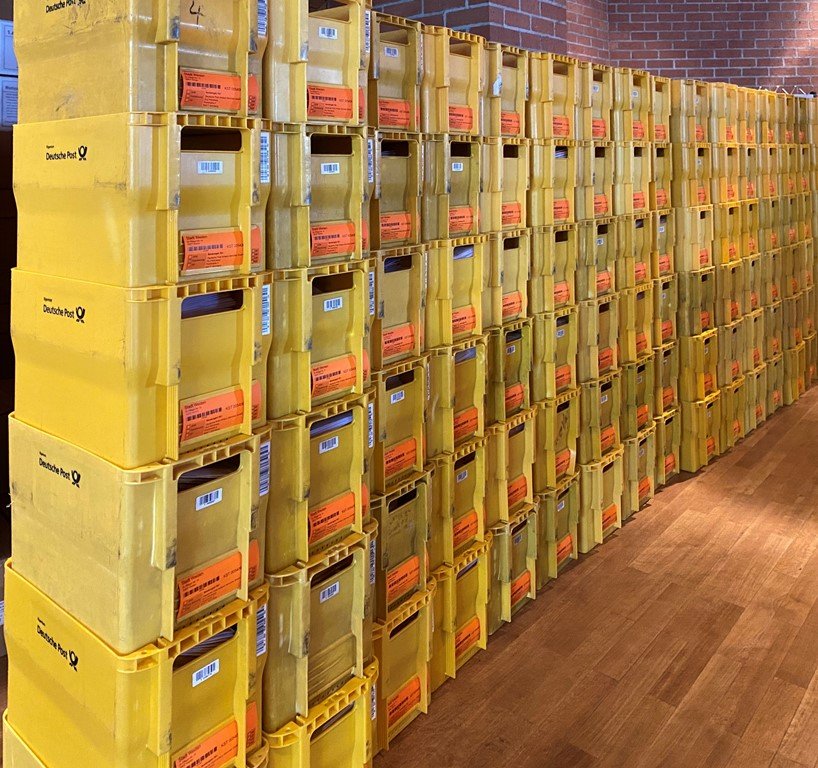 Briefwahlunterlagen versandfertig gemacht