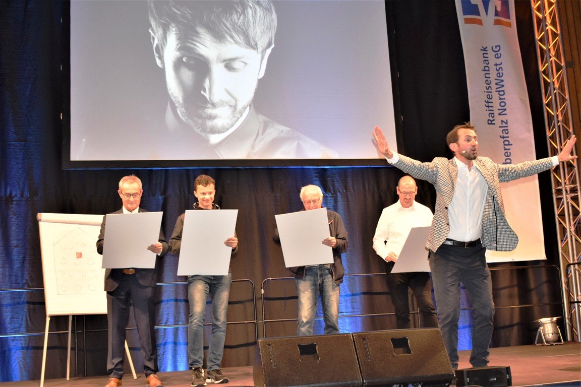 Mitgliedertag der Raiffeisenbank Oberpfalz NordWest mit dem Mentalisten Jakob Lipp