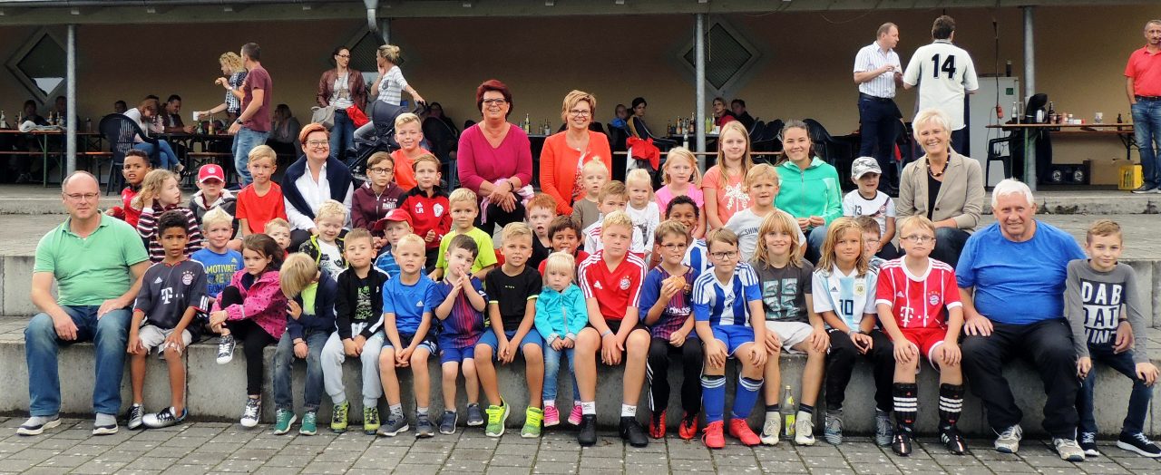 Jugend Nachwuchs frauenunion Bratwürste
