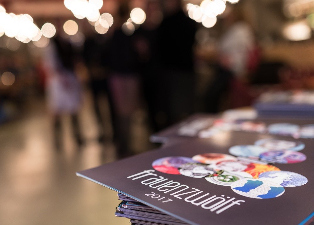 frauenzwölf Künstlerinnen Kalenderprojekt