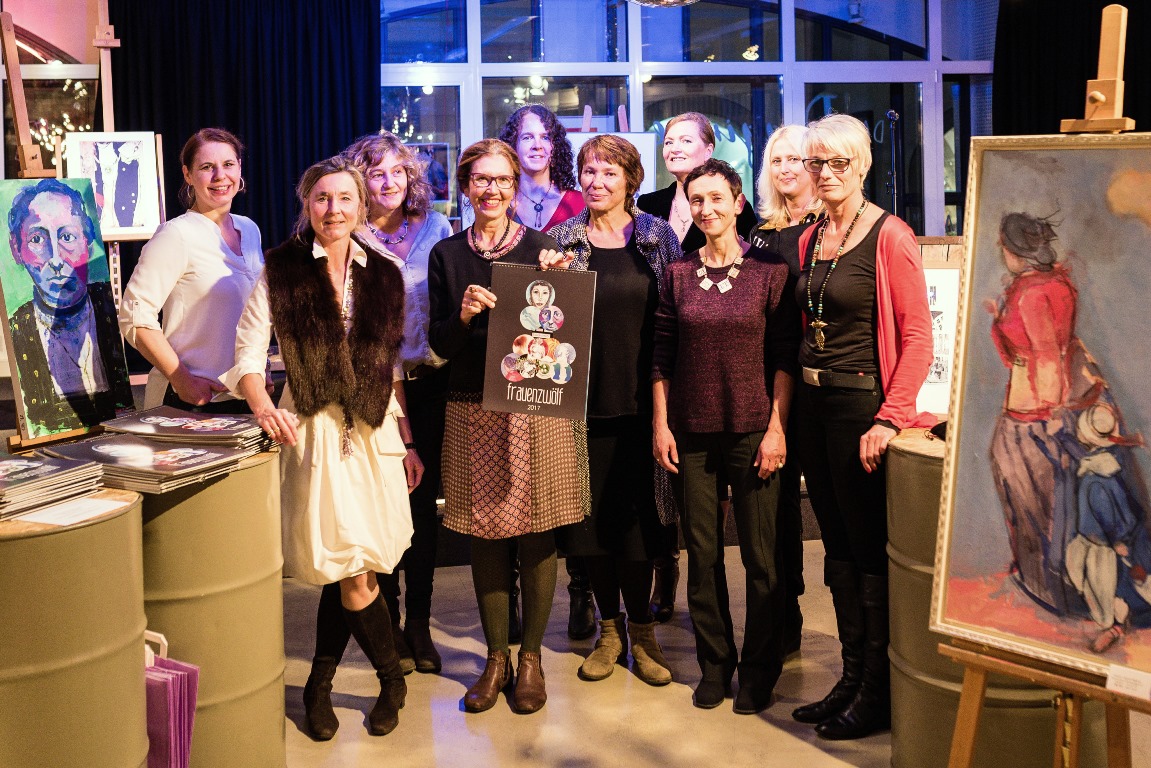 "Ein Jahr voller Weiblichkeit" für den guten Zweck