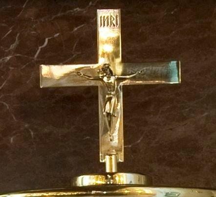 goldenes Kreuz Herz jesu Kirche Weiden Polizei