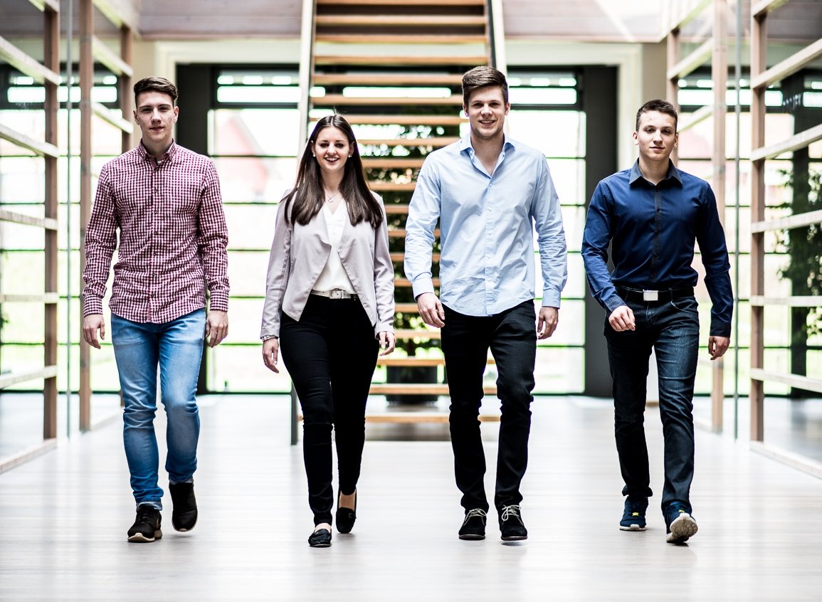 ihk_azubishooting_gebäudeflur IGZ Ingenieurgesellschaft für logistische Informationssysteme mbH SAP Ingenieure Advertorial