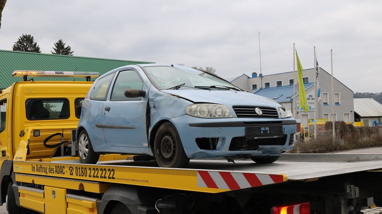 Schwerer Unfall mit Fahrerflucht