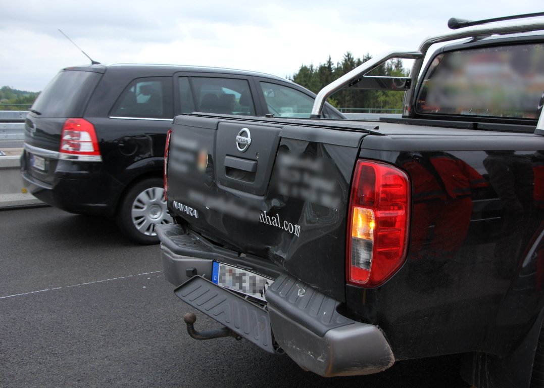 Unfalln5_160512_Windischeschenbach_A93_Verkehrsunfall_01
