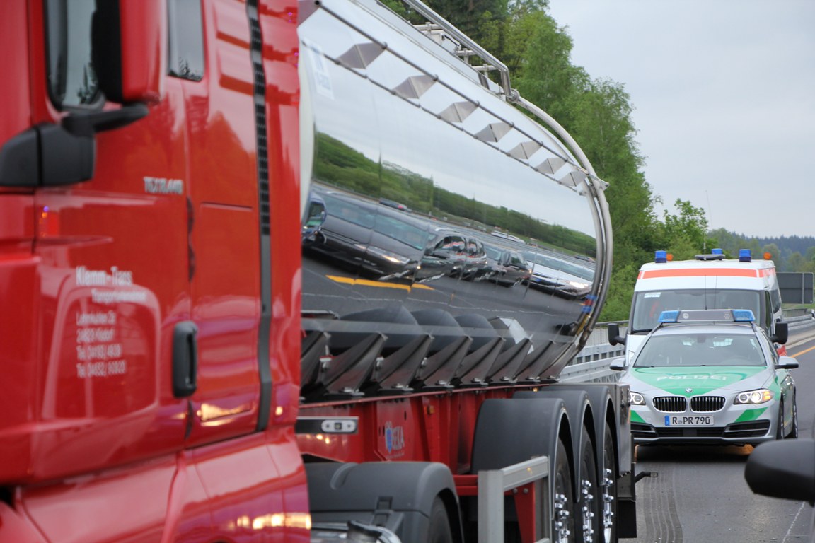 n5_160512_Windischeschenbach_A93_Verkehrsunfall_11 LKW Symbol