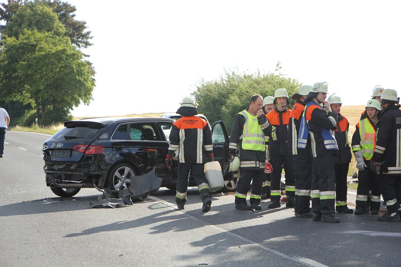 Ueberholmanoever endet in Frontalzusammenstoss mit drei Verletzten