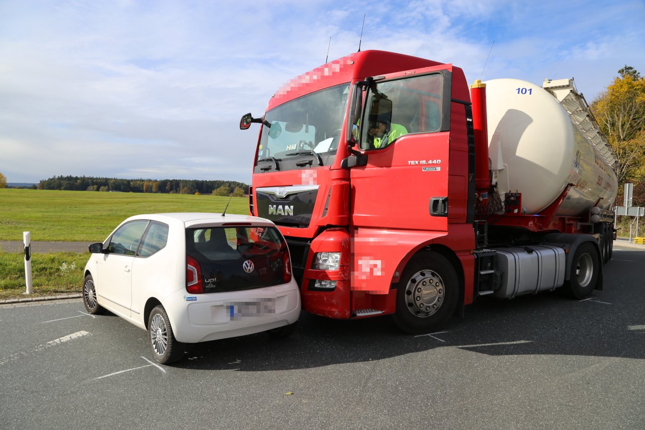 Verkehrsunfall in Kreisverkehr