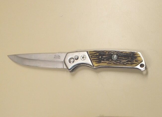 Vier Messer, drei Täter