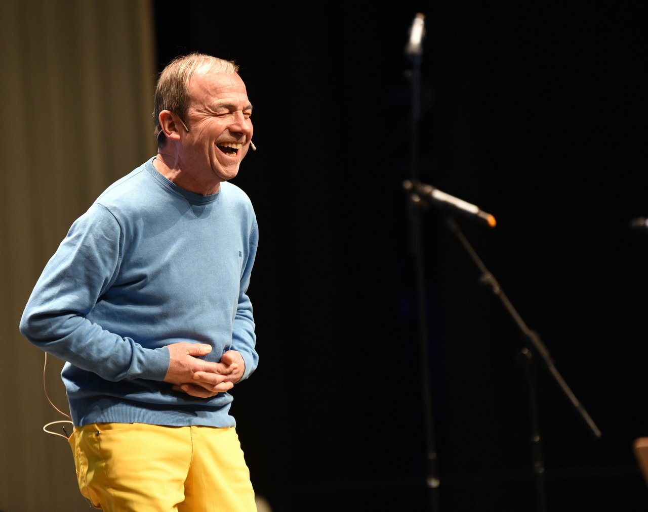 vorbeugendes Lachen 2