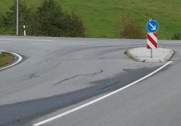 warnbake, Symbol, Verkehrsinsel
