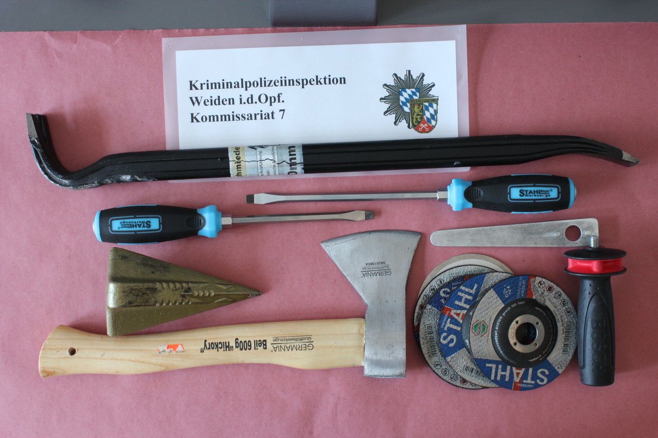 weiden-einbruch-rathaus-taeter