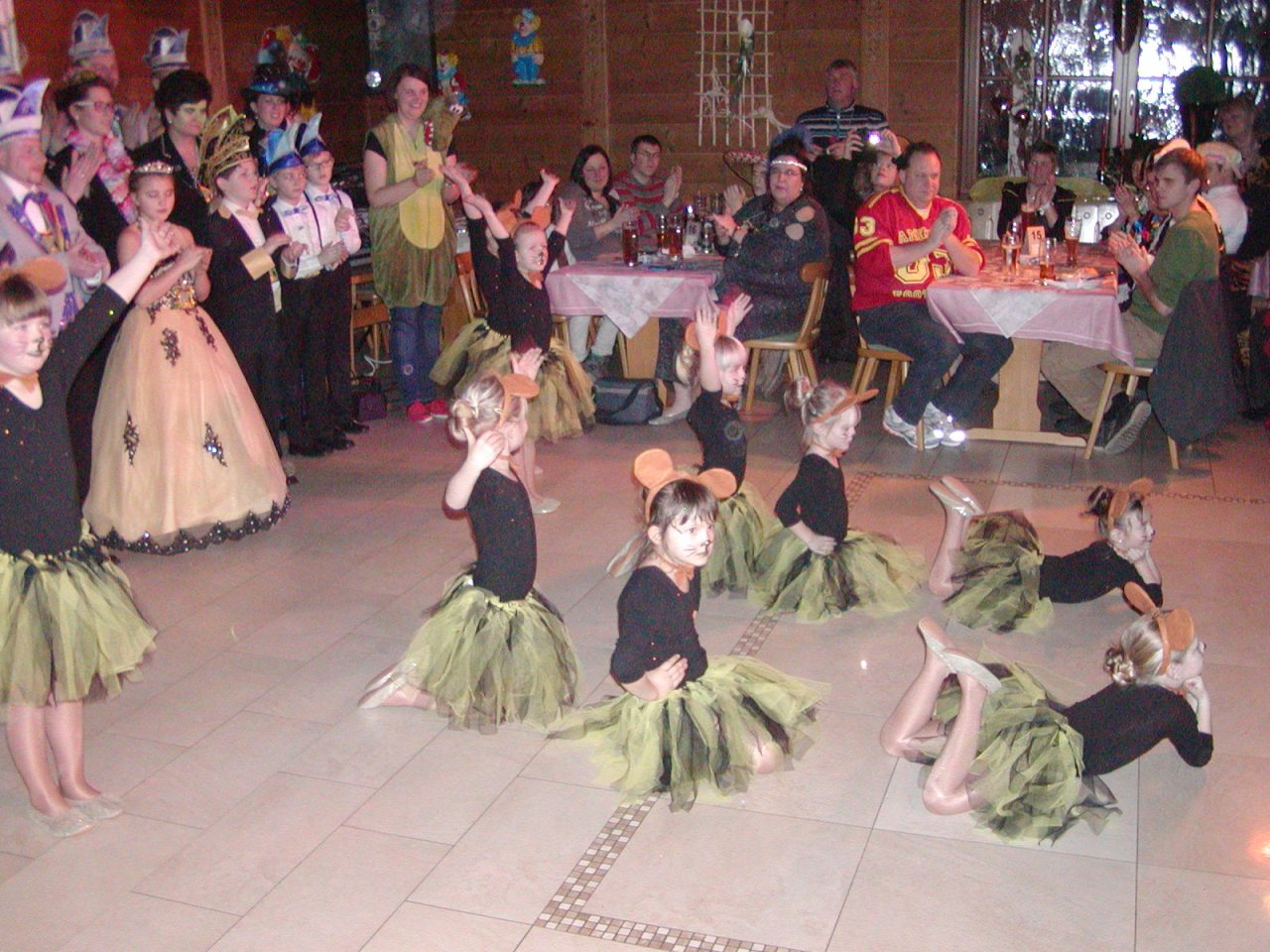 OLYMPUS DIGITAL CAMERA