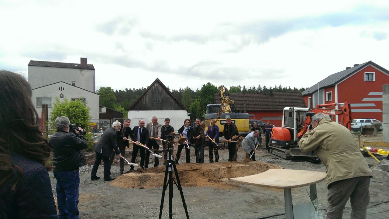 Spatenstich in Weiherhammer