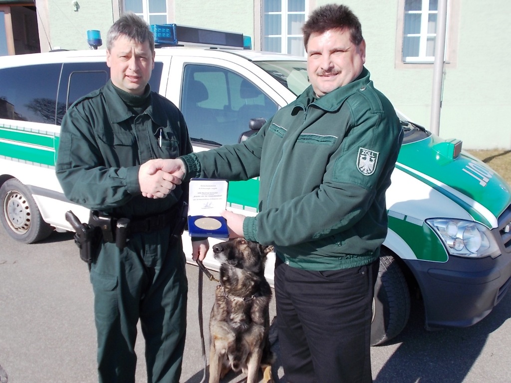 Auszeichnung Drogenspürhund Zoll