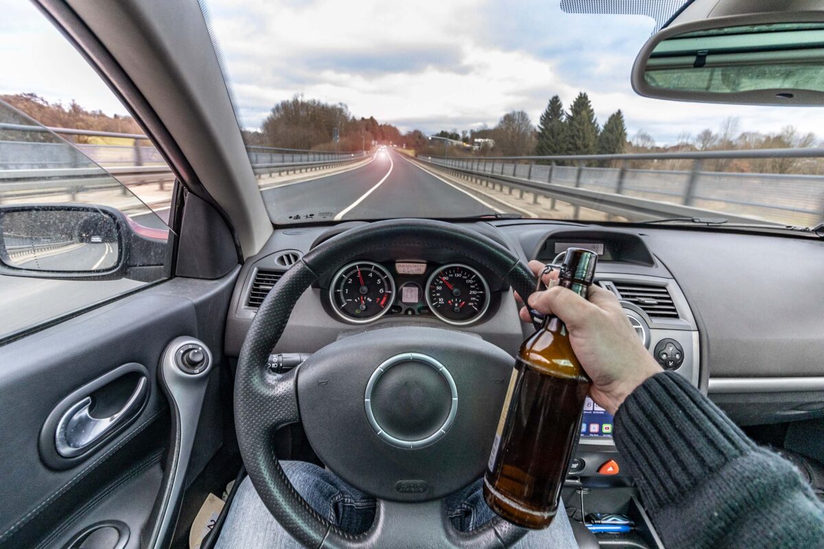 Mit zwei Promille Unfall gebaut und geflüchtet