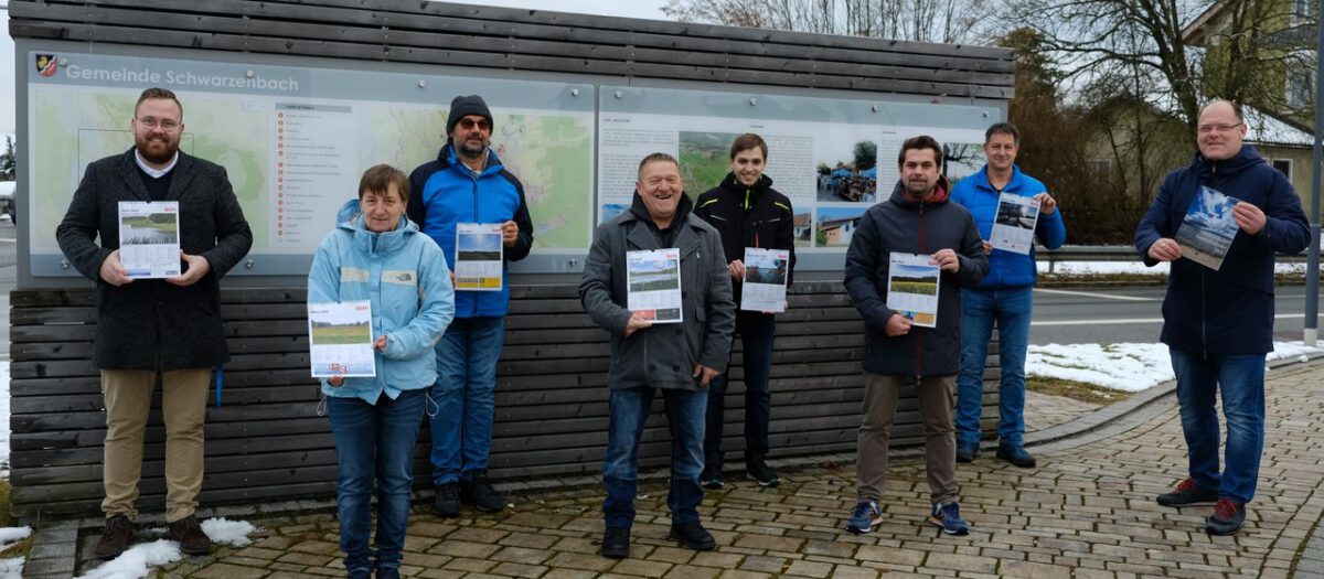 Druckfrisch und kostenlos: Der Gemeindekalender 2022