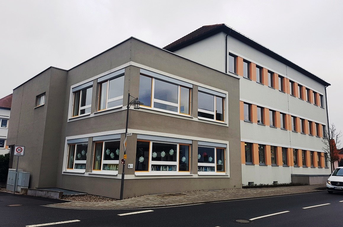 Sanierung der Schirmitzer Mehrzweckhalle und Grundschule kann starten