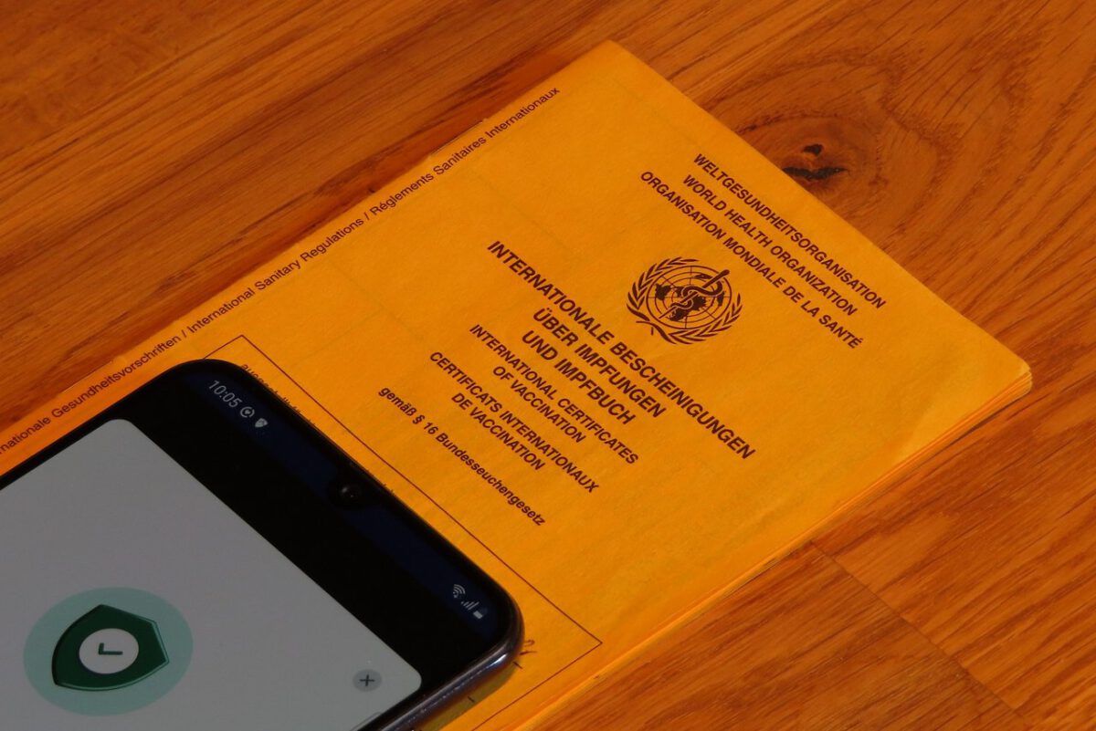 Gefälschte Impfausweise vorgelegt