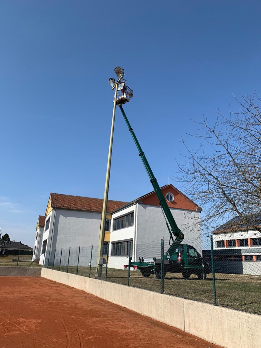 Strahler der Flutlichtanlagen erneuert