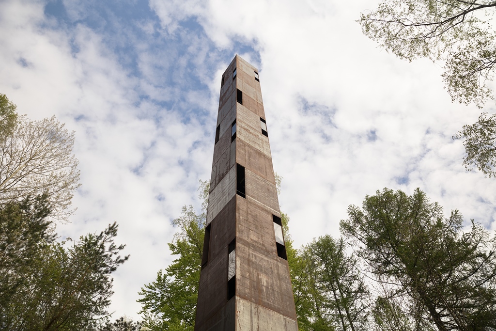 Wegen hoher Nachfrage: Installation in KZ-Gedenkstätte Flossenbürg öffnet wieder