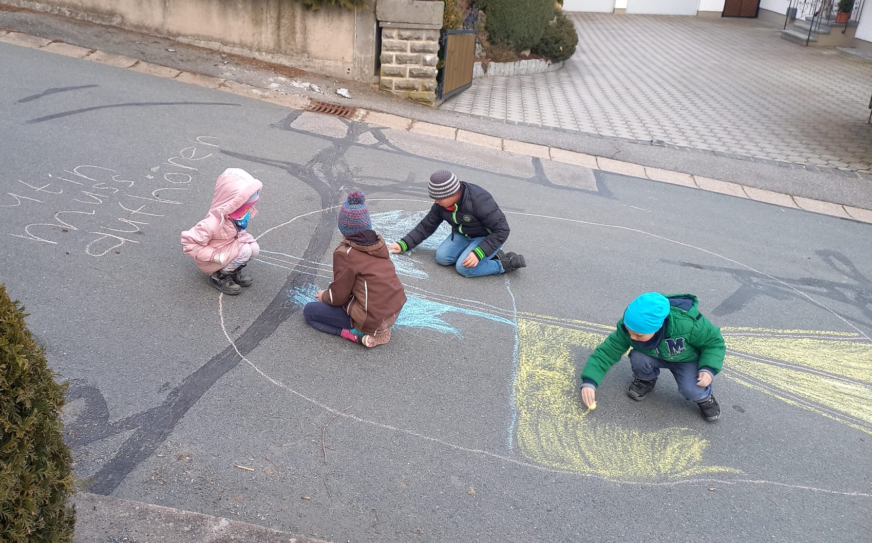 Kinder malen für den Frieden