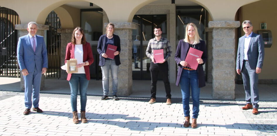 Weiterbildungen mit hervorragenden Leistungen abgeschlossen