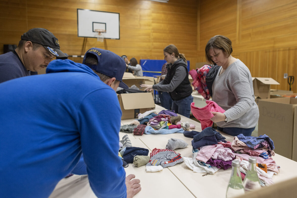 Störnstein zeigt Herz: Erste Spenden für Flüchtlinge [mit Video]