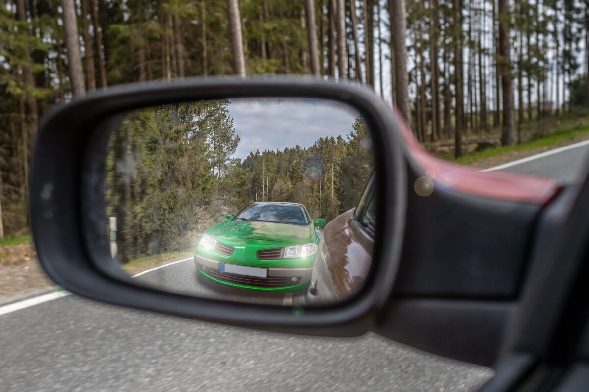 Hochriskantes Überholmanöver geht glimpflich aus