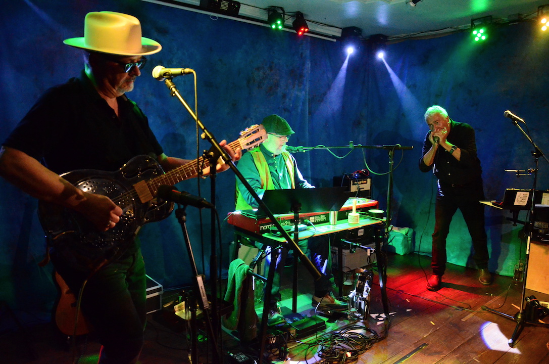 Die Bloozboyz geben im Parapluie  Vollgas