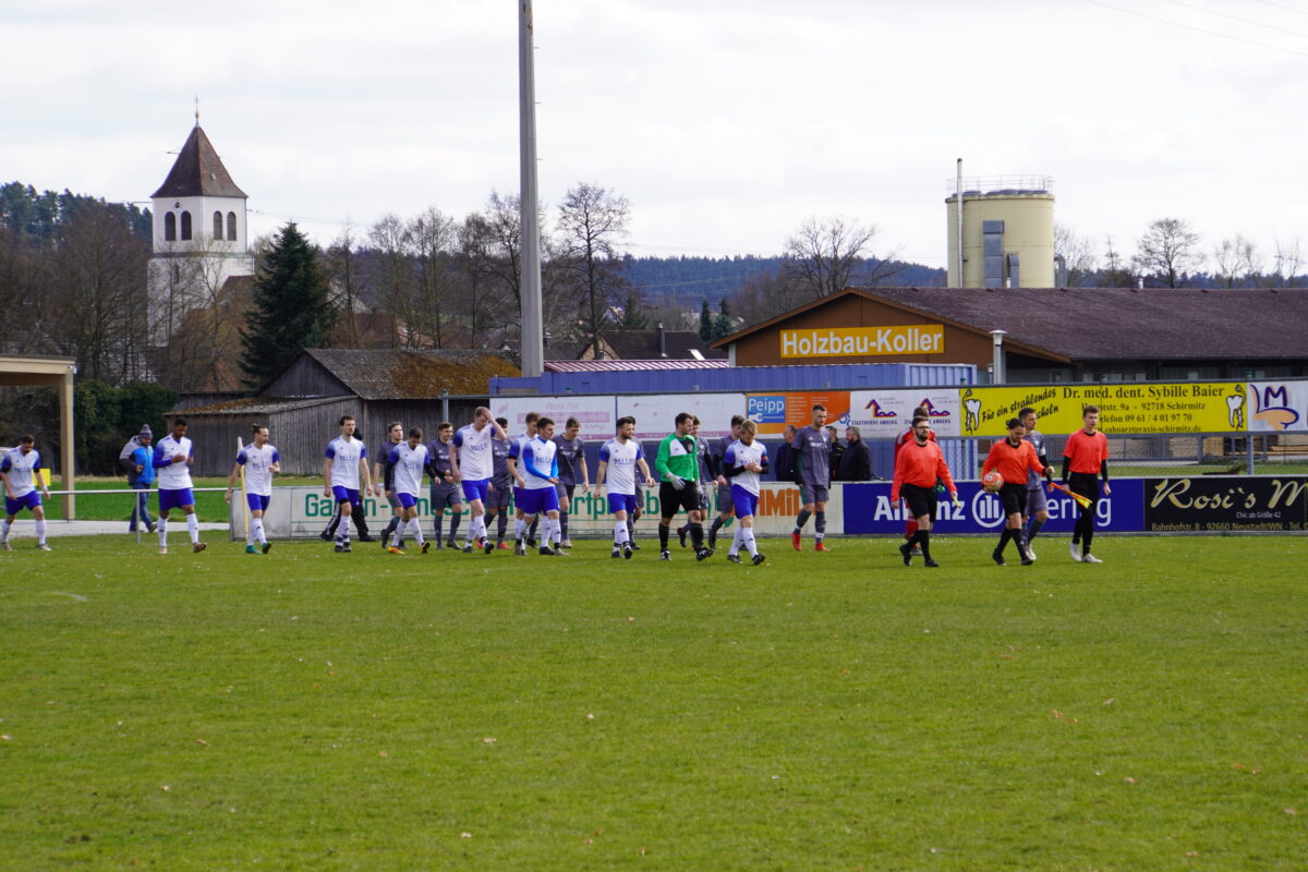 Kampfbetontes Spiel der Woche endet mit knappem Schirmitzer Sieg [Video]