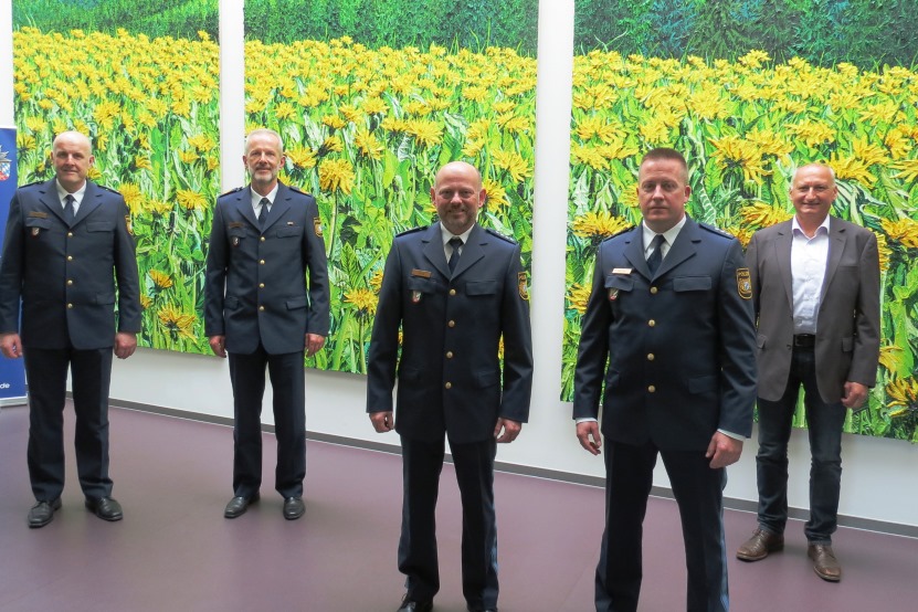 Polizeihauptkommissar setzt bei der Polizei den roten Stift an