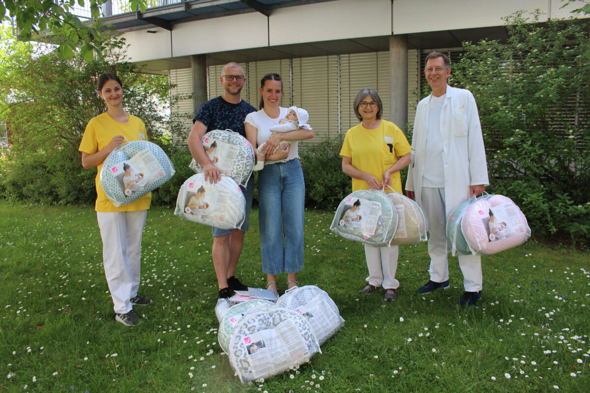 Stillkissen und 1.000 Euro für die Kinderintensivstationen am Klinikum Weiden