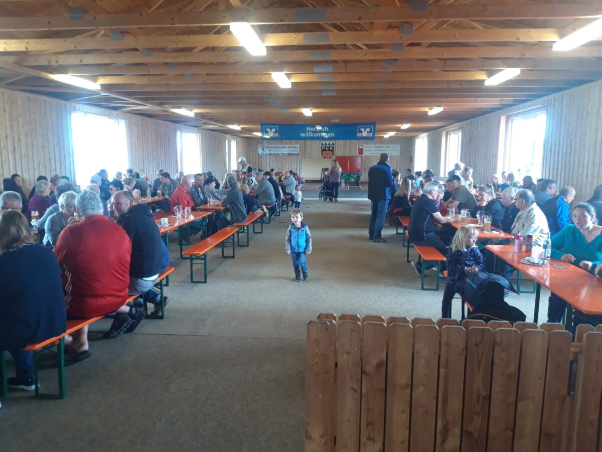 Feiern nach dem Wandertag: Freude und Engagement ungebrochen