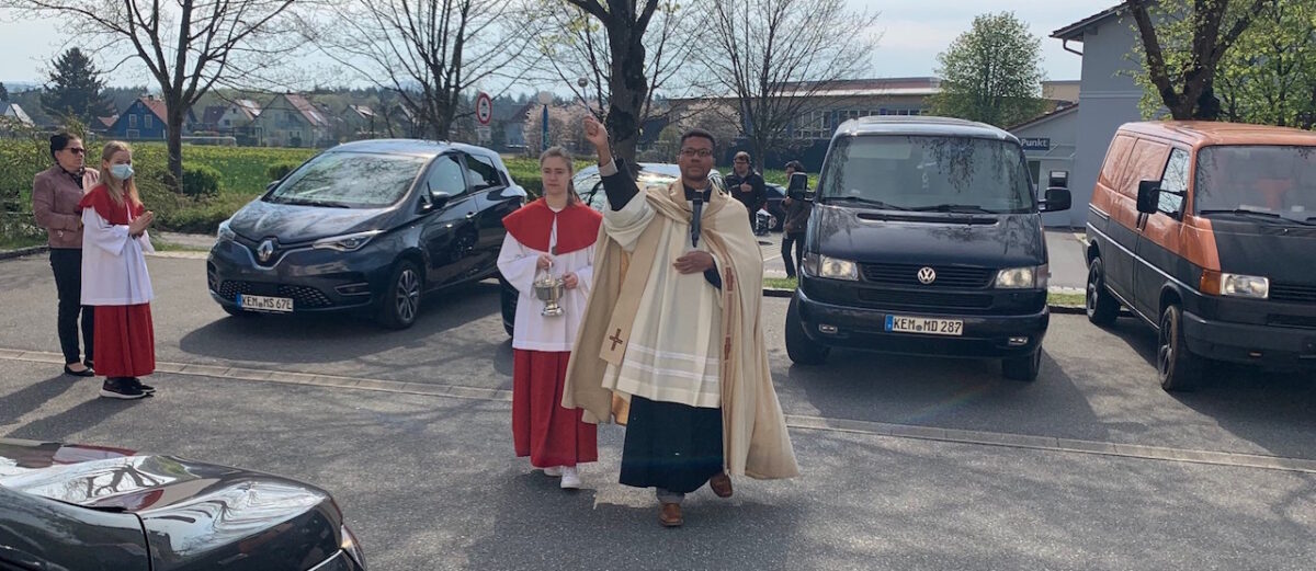 Zum Start in den Mai: Gottesdienst und Fahrzeugsegnung