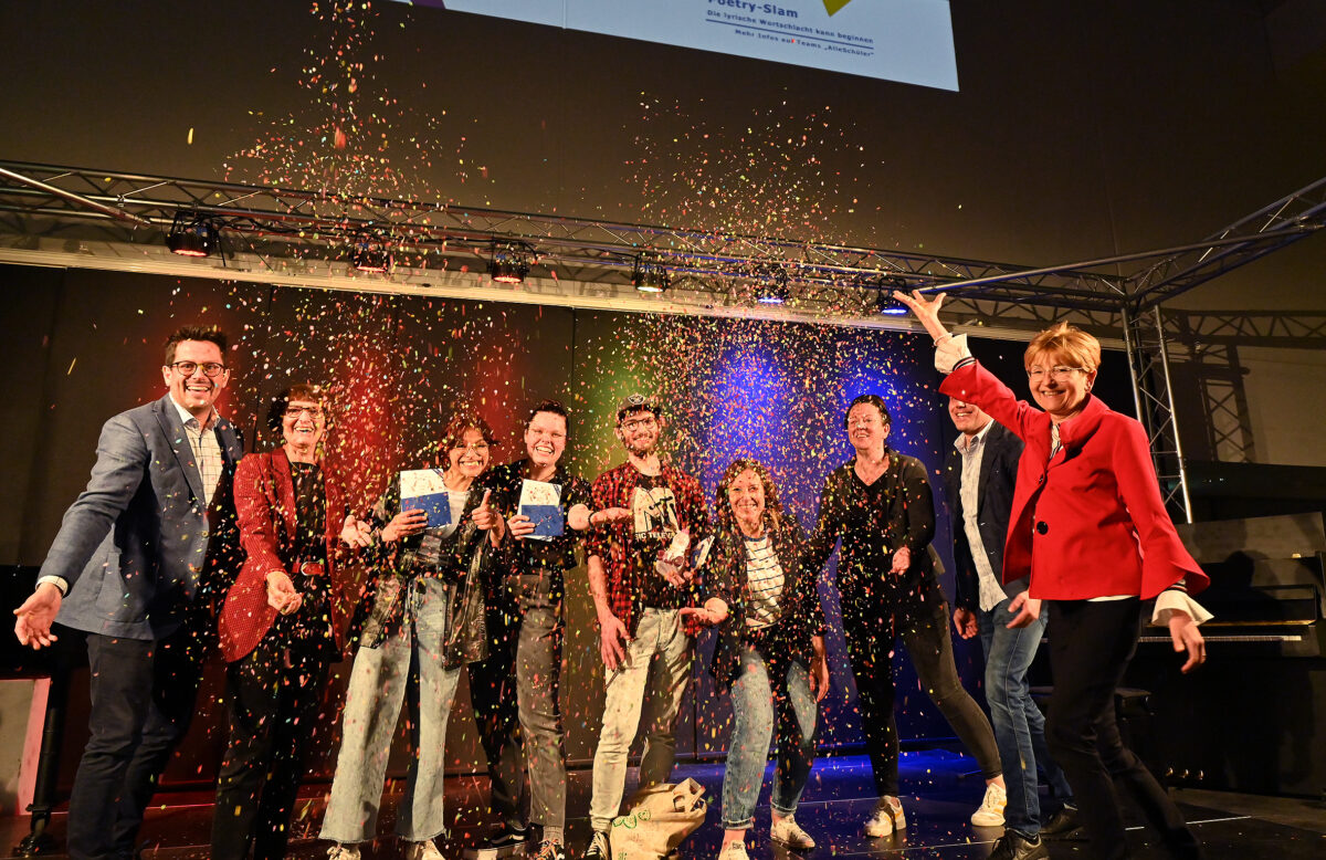 Schneller, krasser, besser: Lustiger und sinniger Poetryslam