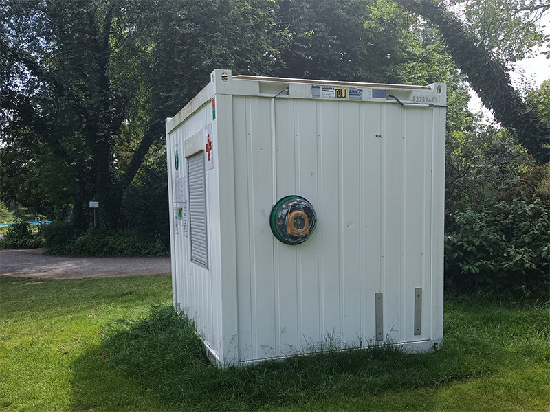Weiterer Defibrillator im Stadtbad