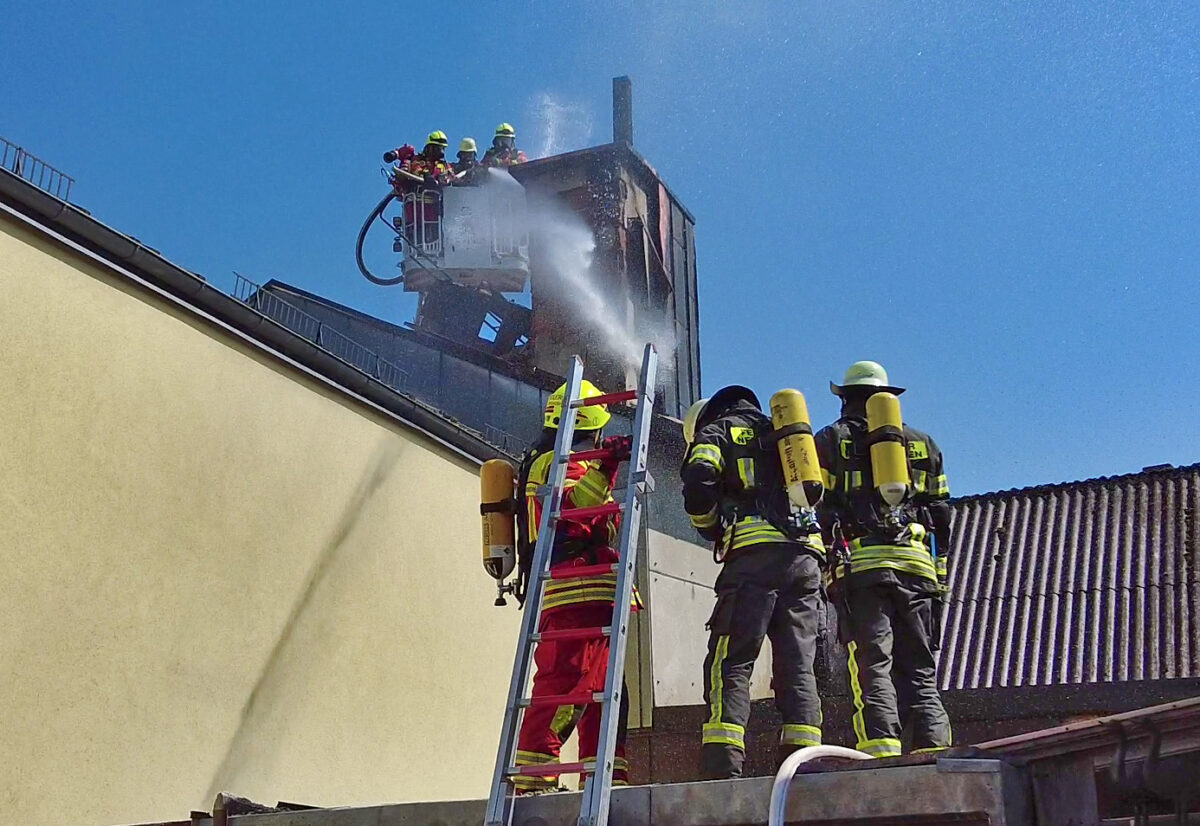 Schnelles Reagieren verhindert Großbrand in Mantel