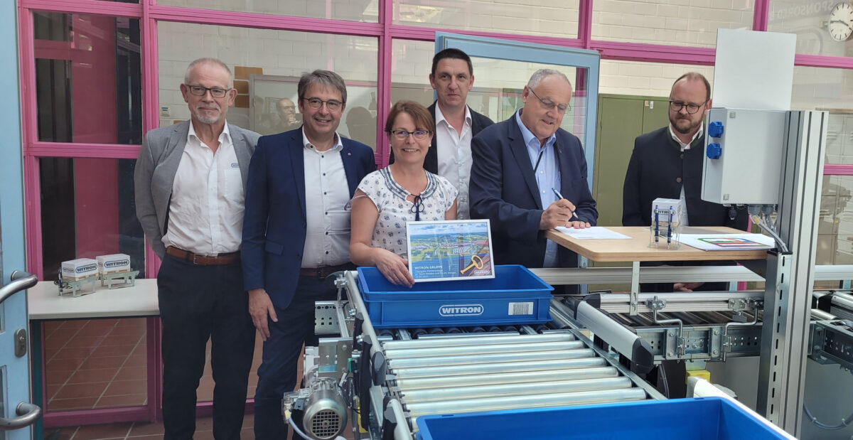 Ein Highlight für die Berufsschule: Industrie 4.0 Förderanlage übergeben