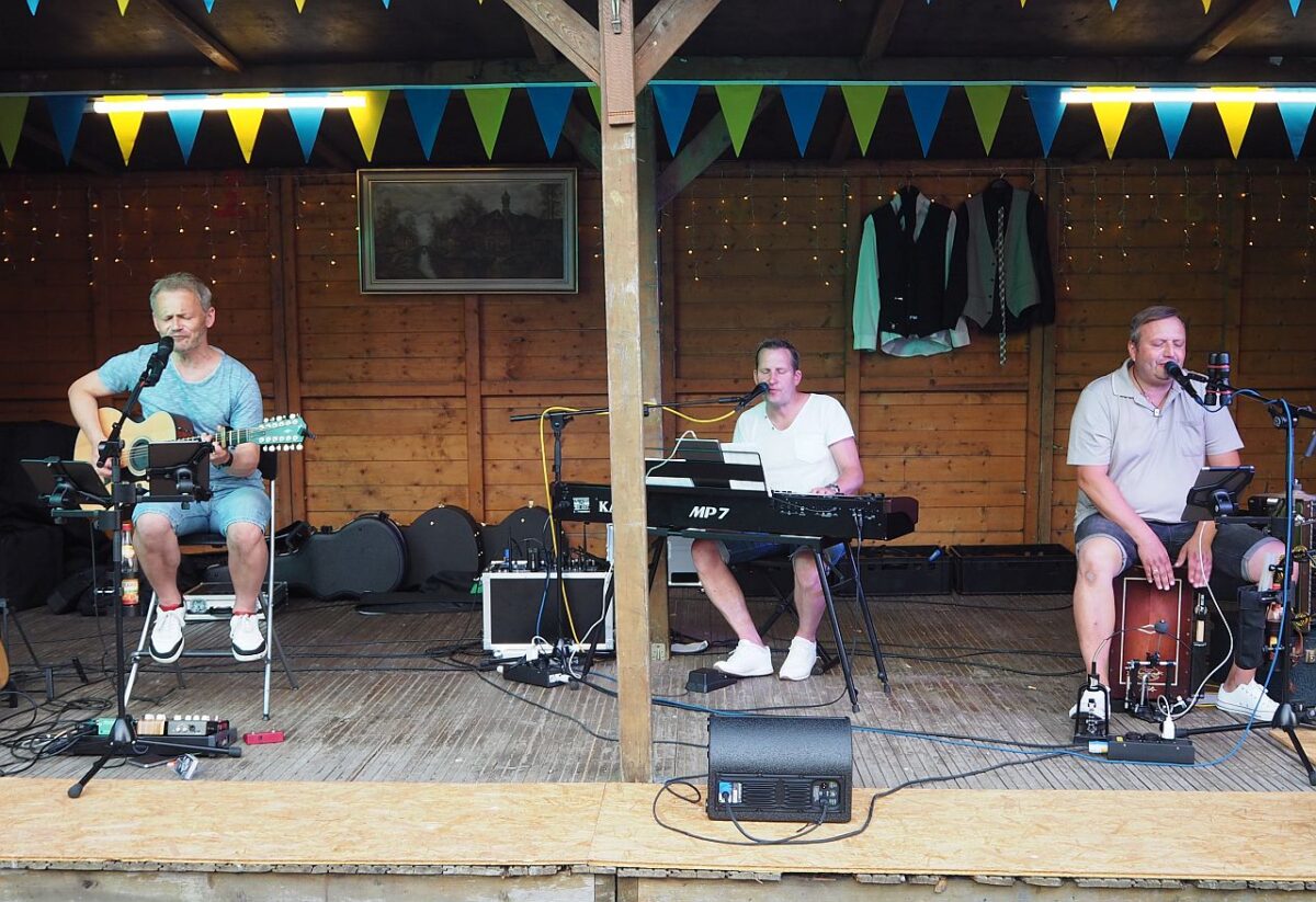 „Männer WG“ nimmt Klostergarten ein
