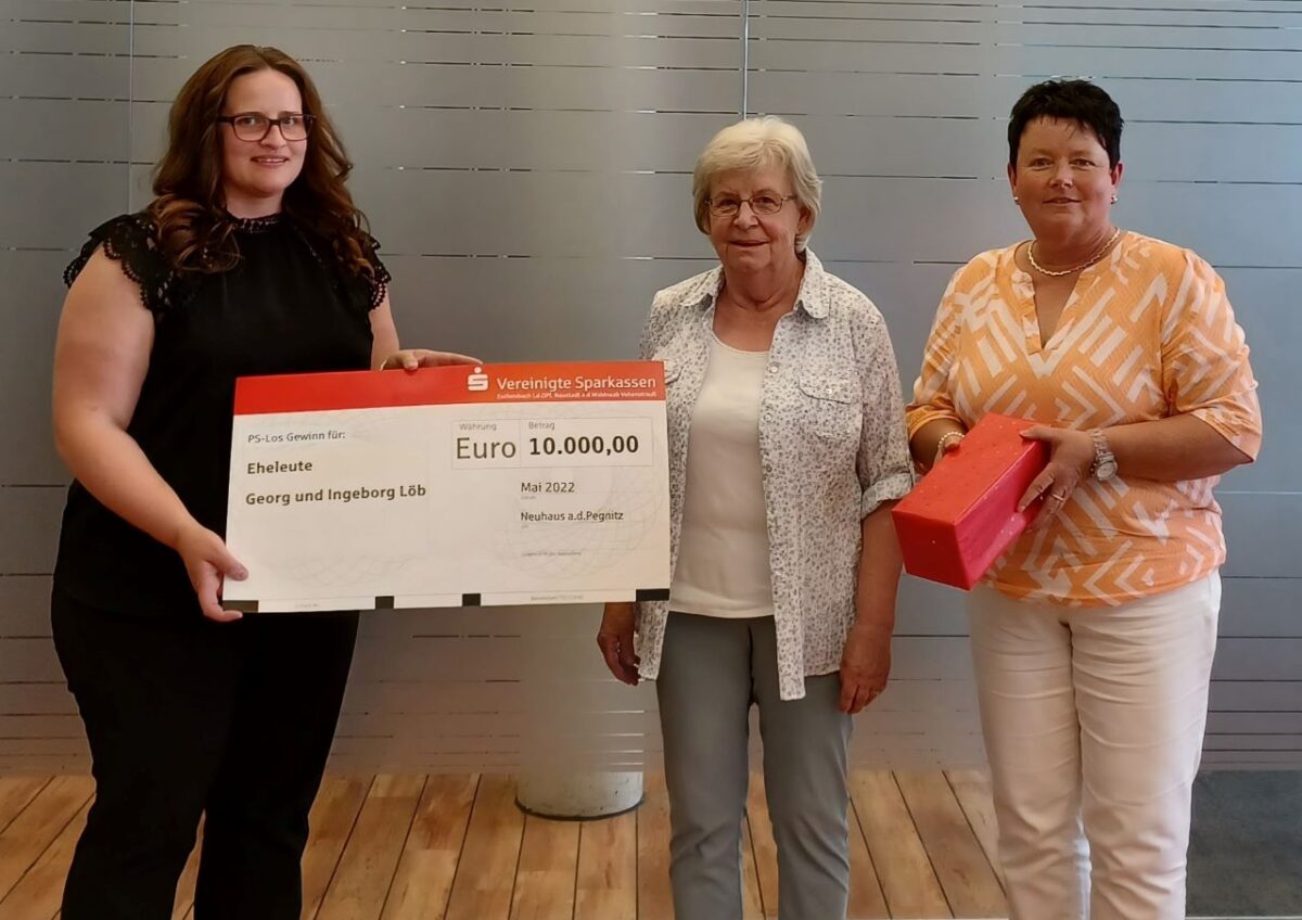 Herzlichen Glückwunsch: Kunden der Sparkasse gewinnen 10.000 Euro