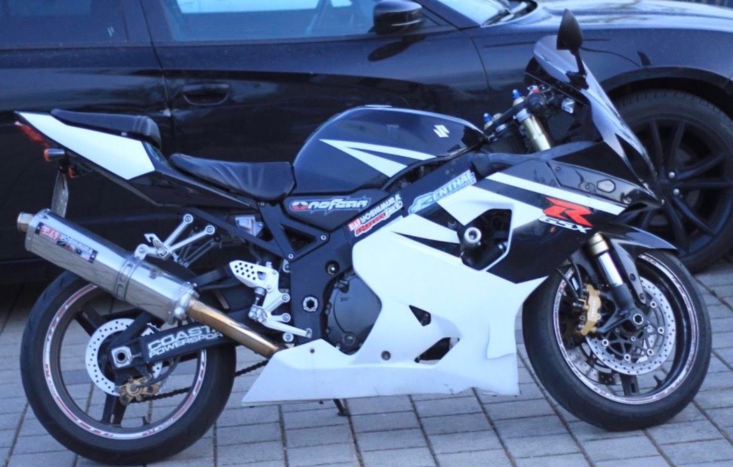 Diese Suzuki wurden gestohlen. Bild: Polizei Eschenbach