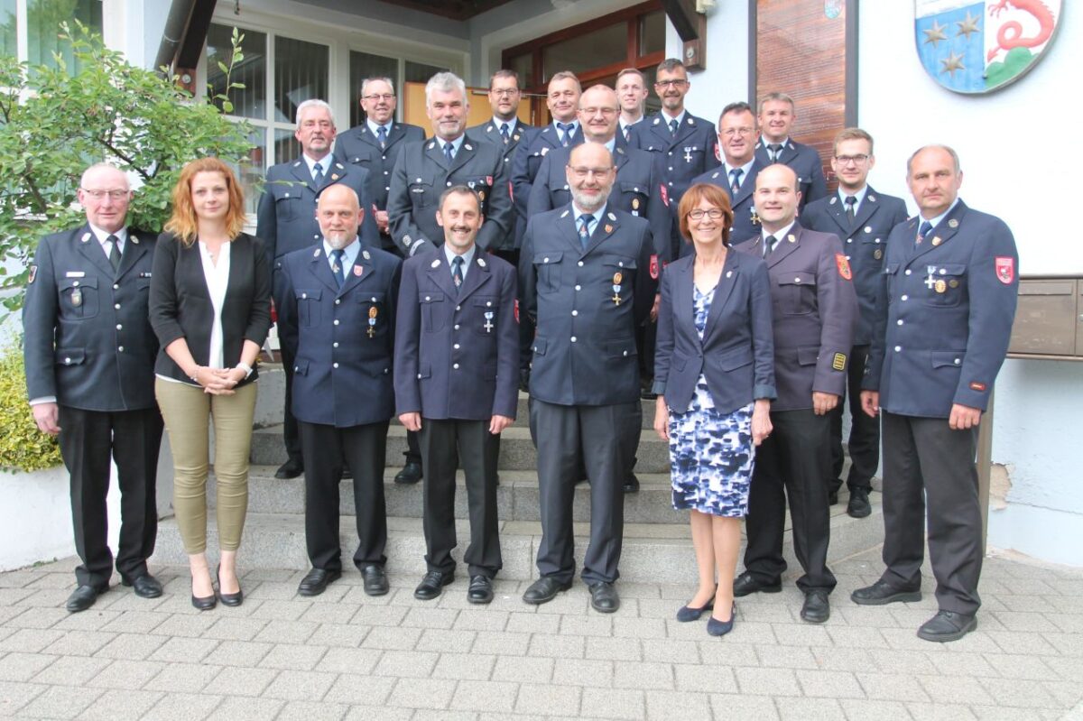 Bis zu vier Jahrzehnte aktiv im Dienst der Feuerwehr