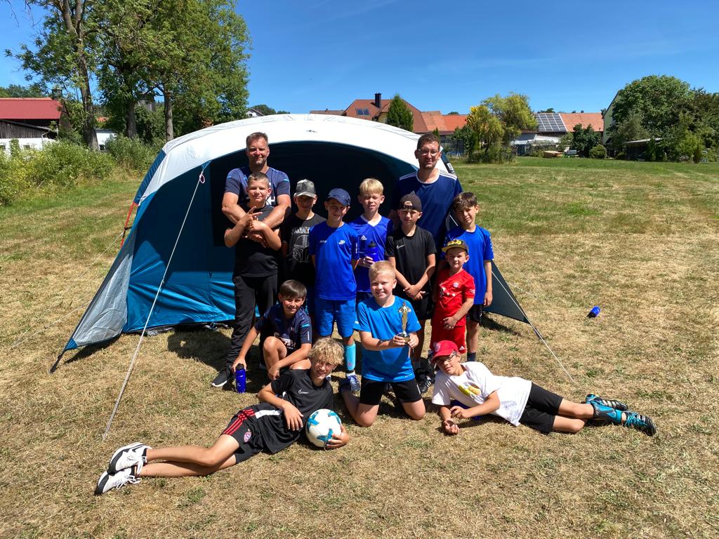 Ein Outdoor-Erlebniswochenende: D-Jugend im Zeltlager