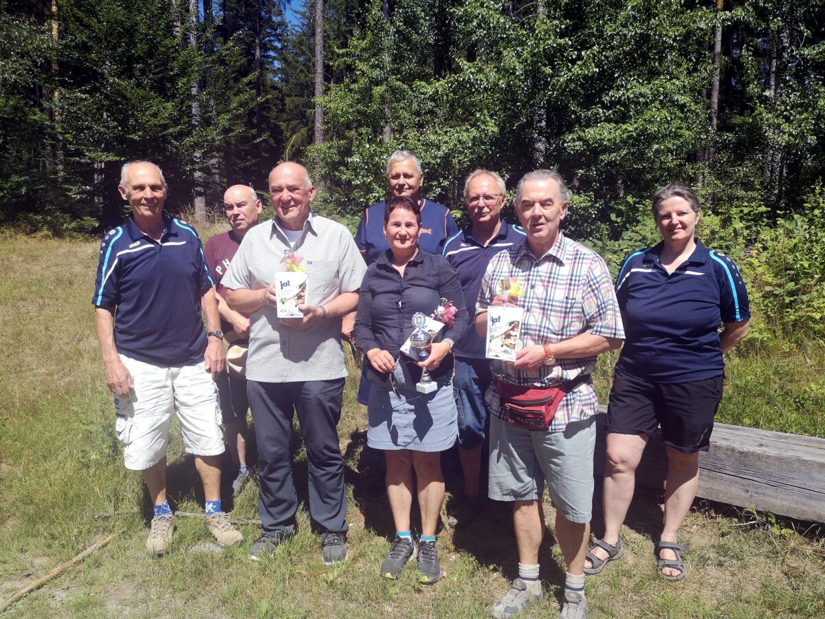 Waldmeister des Jahres gekürt: Nordic Walker feiern Grillfest