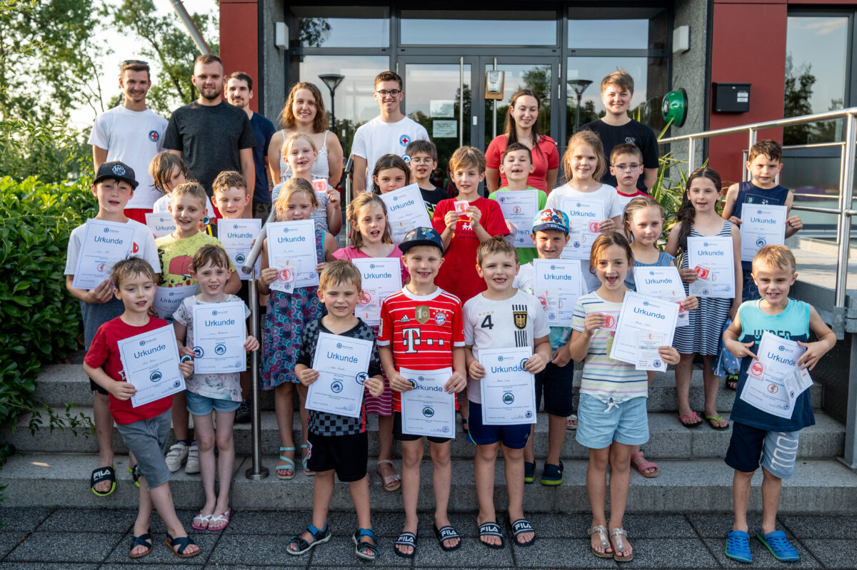 Wasserwacht Weiherhammer macht 28 Kinder fit für Badesaison