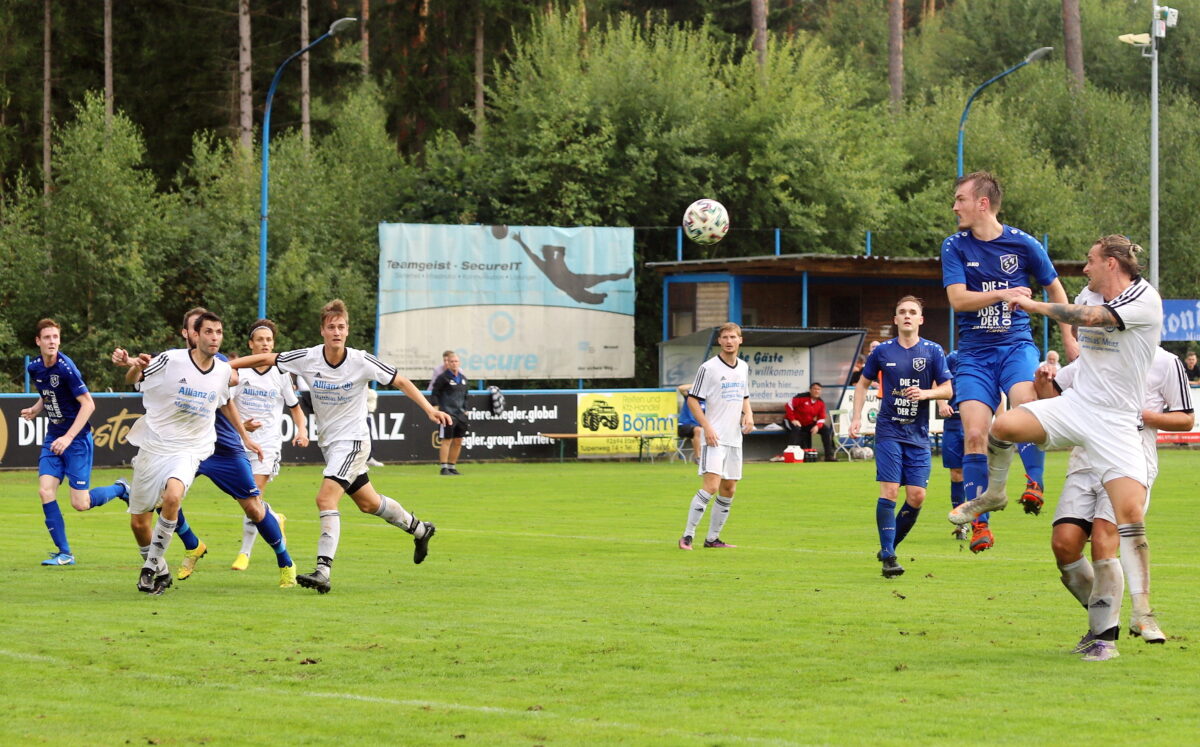 Bezirksliga Nord: Ausnahmslos alle Favoriten lassen Federn