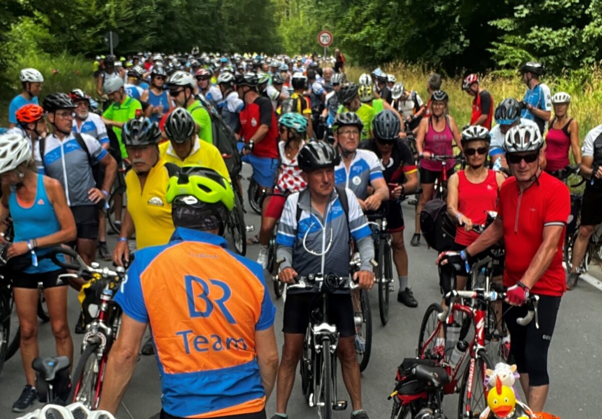BR-Radltour: "Flo" Sammet fährt mit Polizeieskorte ins Ziel